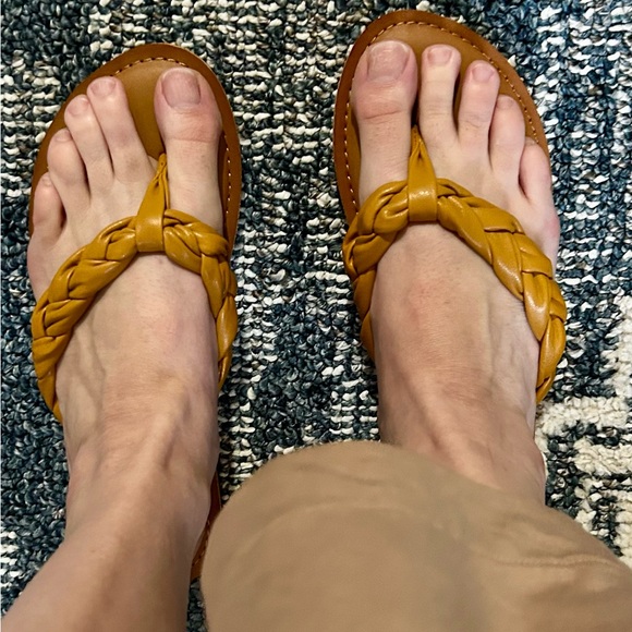 NWOT! Size 8.5 YellowBox Women's Mustard Braided Dauphine Sandals - Picture 4 of 6